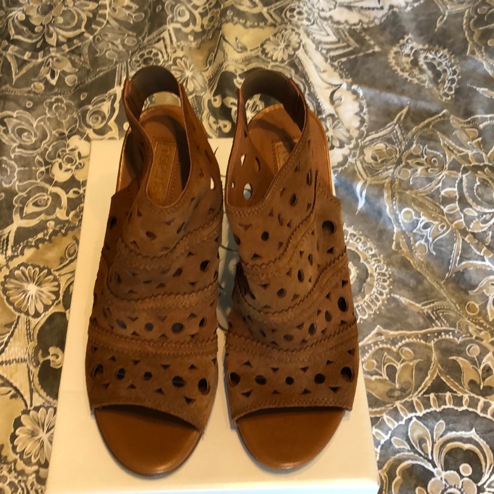Top shop Wedge Brown heels Size 9.5 Never worn!